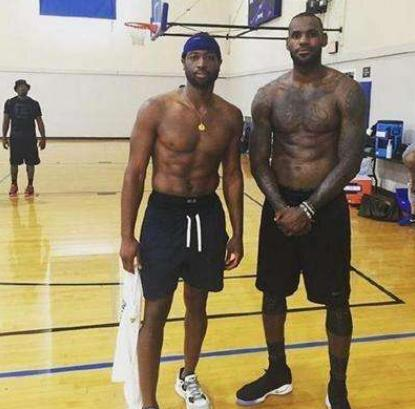 球迷们的支 球迷们的支